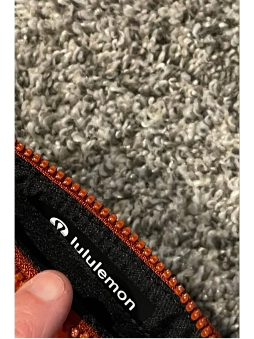 Lululemon Clippable Card Pouch, Autumn Rust/Black, NWT